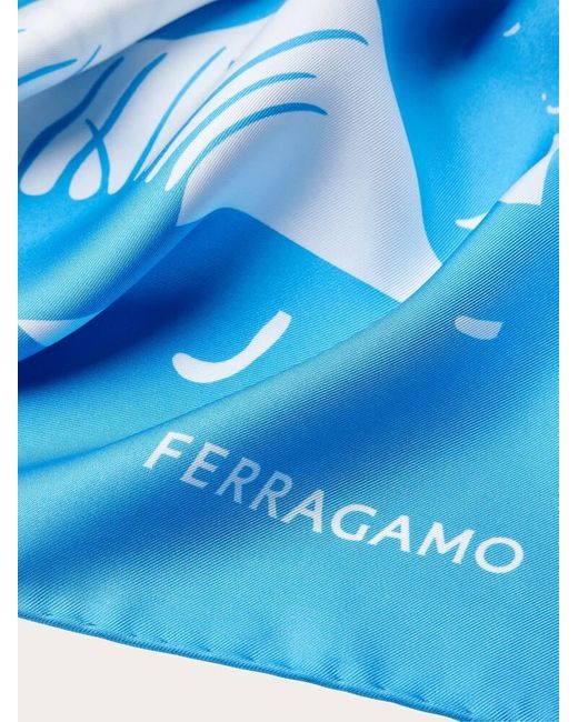 Venus print silk foulard Ferragamo en coloris Blue