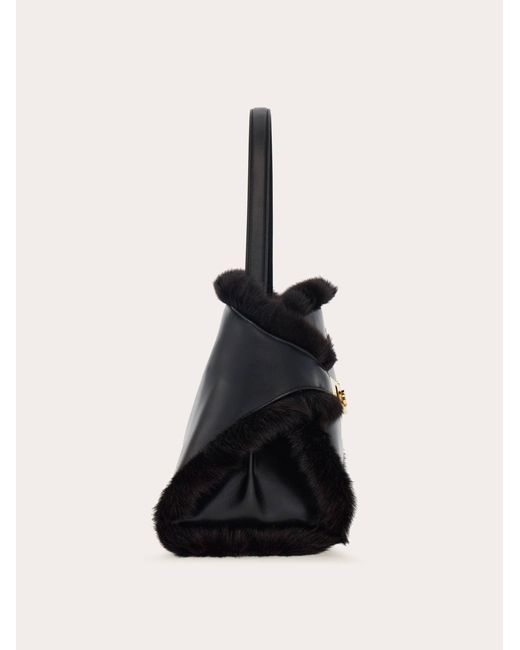 Ferragamo Black Damen Hug Soft Schultertasche (M)