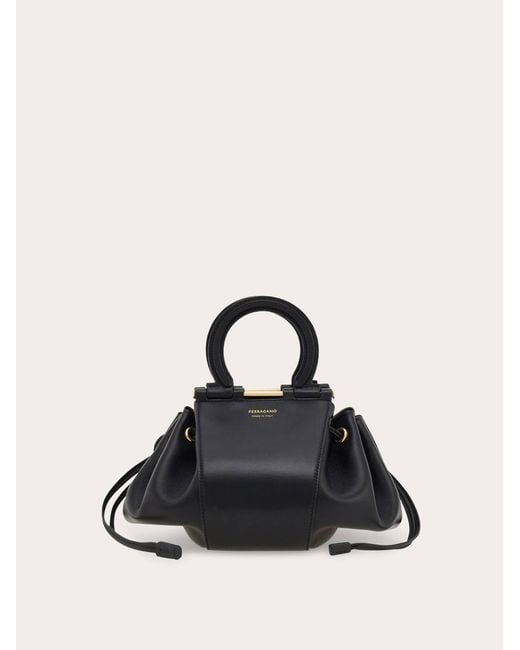 Donna Secchiello Gancini di Ferragamo in Black