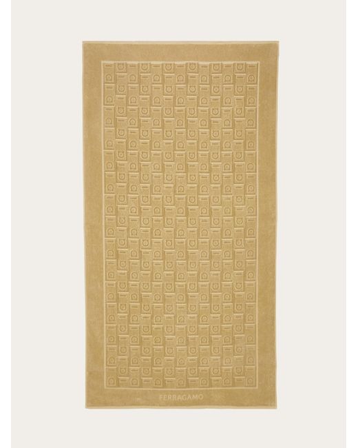 Femmes Serviette De Plage Monogram Ferragamo en coloris Natural