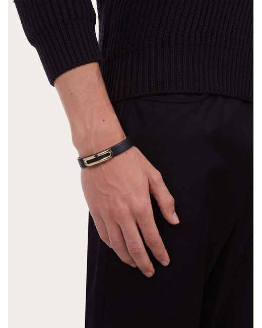 Hommes Bracelet Avec Ornement Gancini Noir Ferragamo pour homme en coloris White