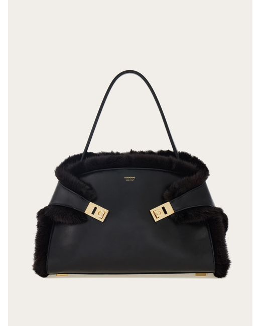 Ferragamo Black Damen Hug Soft Schultertasche (M)