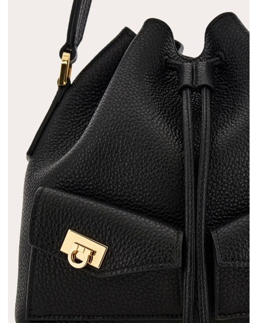 Ferragamo Blue Damen Mini Hug Beuteltasche Mit Multipocket-Konstruktion