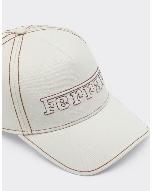 Baseball Cap Con Logo di Ferrari in White
