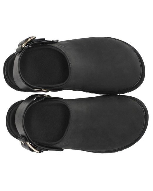 Ugg Black Goldenstar villa clog