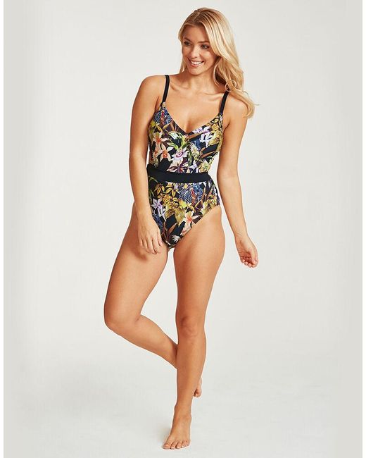 underwired swimsuit tummy control
