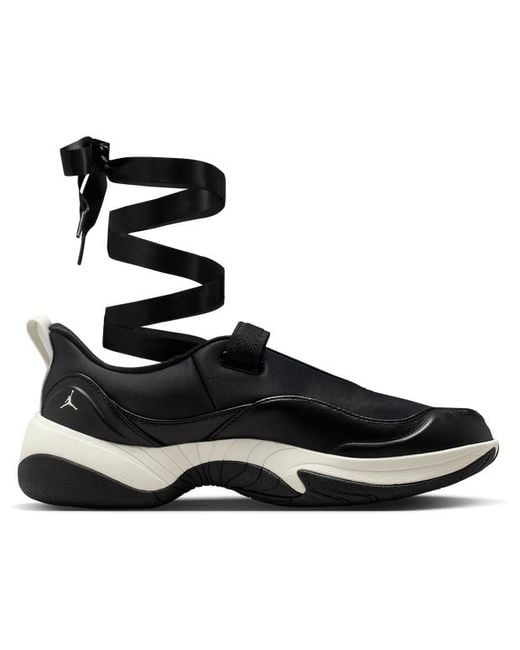 Nike Black Pointe Sneakers