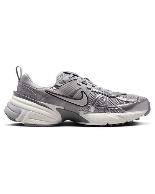 V2K Run Scarpe di Nike in Gray
