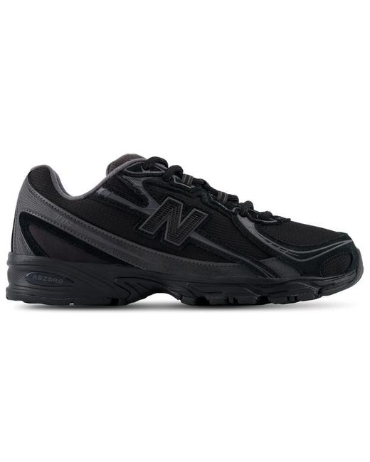 New Balance Black 740 Shoes