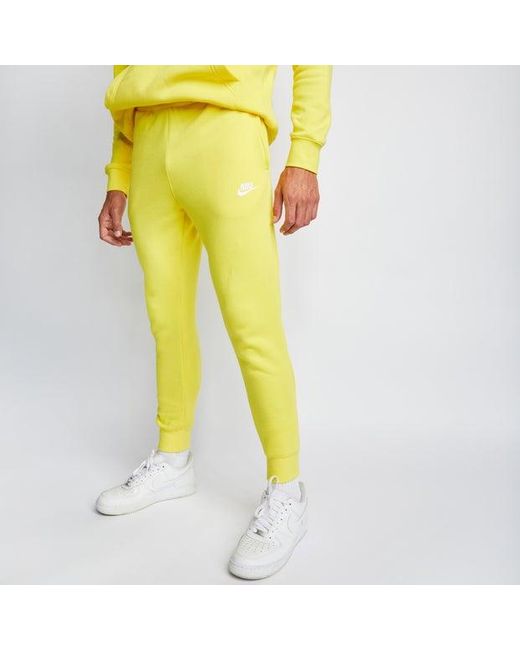 Club Pantalones Nike de hombre de color Amarillo | Lyst