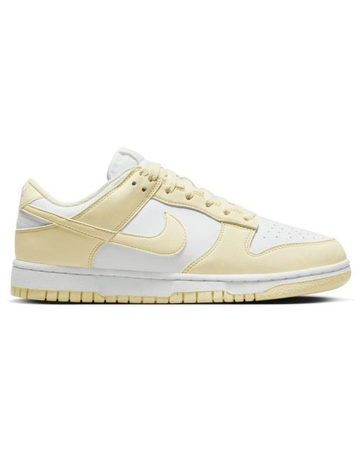 Dunk Low Next Nature di Nike in White