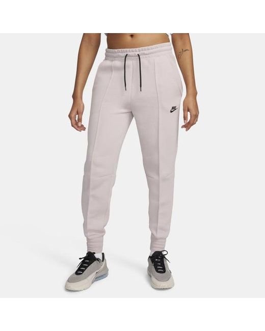 Nike Sportswear Tech Fleece joggingbroek Met Halfhoge Taille in het Pink