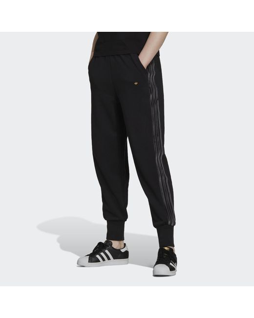 trefoil essentials cuffed joggers