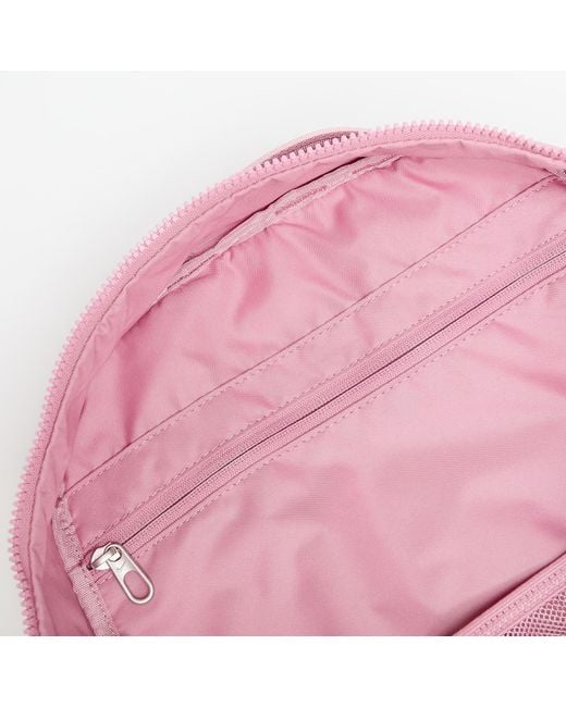 Nike Aura Backpack (24L) Elemental/ Matte in het Pink
