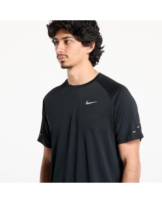Maglietta Stride Dri-Fit Adv Short-Sleeve Running Top/ Reflective Silv di Nike in Black da Uomo