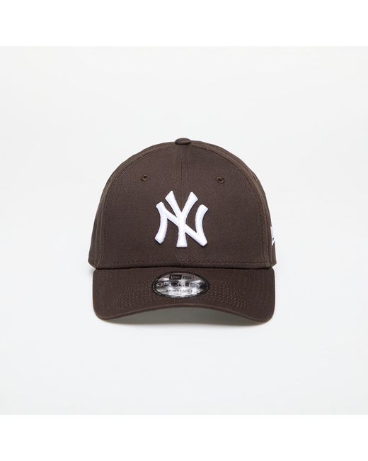KTZ Brown New York Yankees League Essential 9forty Adjustable Cap