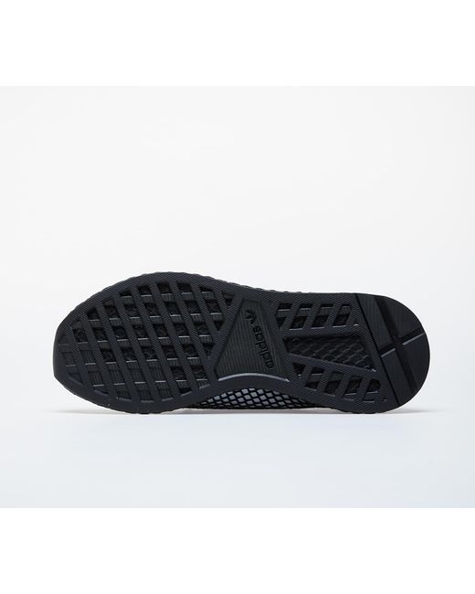 black adidas deerupt