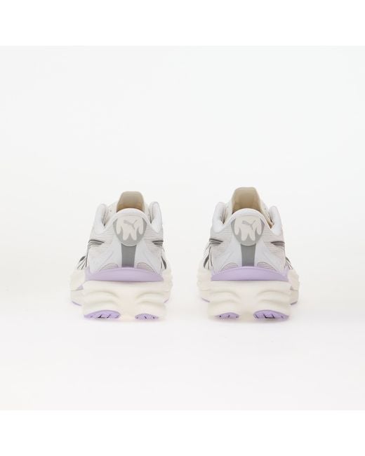 Sneakers Deviate Nitro 4 Light di PUMA in White