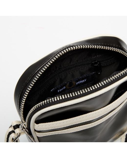 Borsa Classic Small Side Bag/ Ecru di Fred Perry in Black