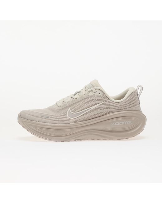 Sneakers Vomero Plus Lt Bone/ Phantom-Lt Iron Ore-Mtlc Eur di Nike in White da Uomo