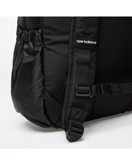 Essential Backpack di New Balance in Black