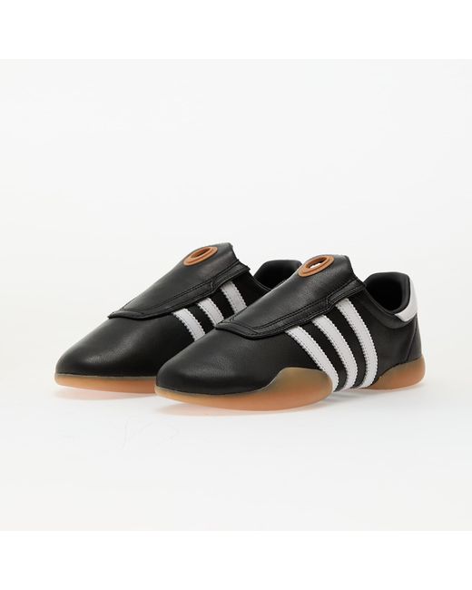 Sneakers Adidas Taekwondo Me Core/ Ftw/ Gum2 Eur di Adidas Originals in Black