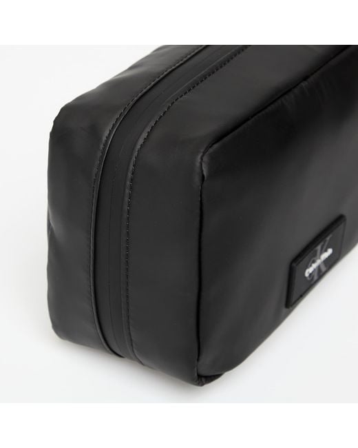 Utility Dopp Kit di Calvin Klein in Black