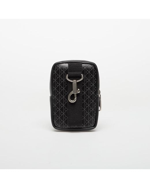 Coated Key Chain Dangle di Calvin Klein in Black