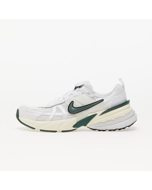 Sneakers V2K Run/ Platinum Tint-Photon Dust-Fir Eur di Nike in White
