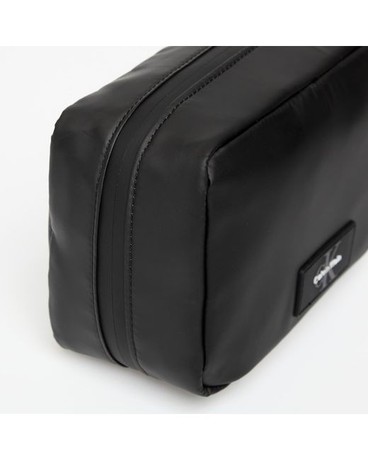 Utility Dopp Kit di Calvin Klein in Black