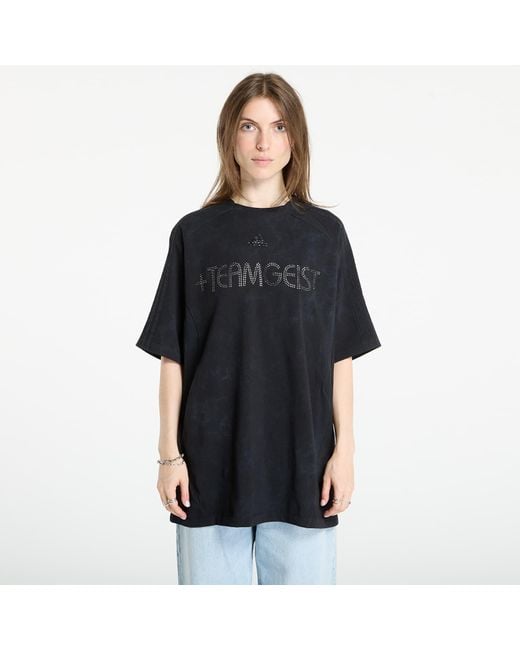 Maglietta Adidas Adilenium Season 4 Teamgeist Washed Rhinestone T-Shirt di Adidas Originals in Black