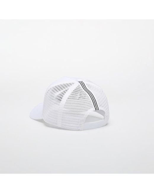 Tappo Adidas Adicolor Classic Curved Foa Trucker Cap di Adidas Originals in White