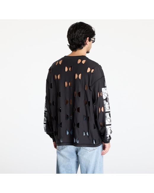 Umbro T-Shirt Against The Fence Longsleeve T-Shirt in Black