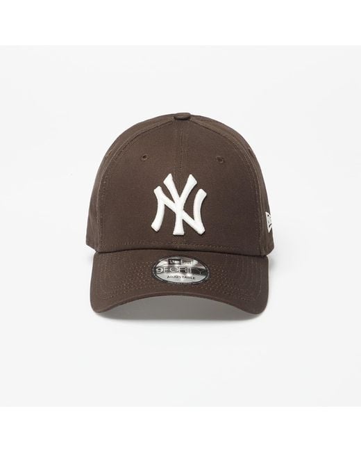 KTZ Brown New York Yankees League Essential 9forty Adjustable Cap Suede/ Off White