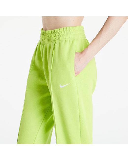 Sportswear pants di Nike in Green