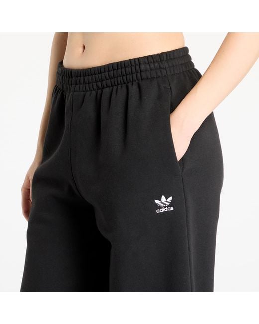 Adidas Originals Broeken Adidas Essentials Wide Leg Pant Fleece in het Black