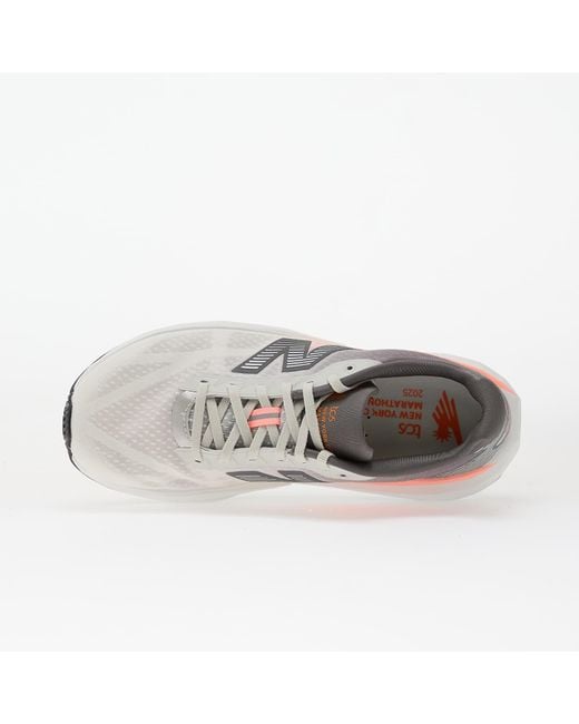 Sneakers Fuelcell Rebel V5 Ny5 Grapefruit/ Matter/ Poppy Eur di New Balance in White da Uomo