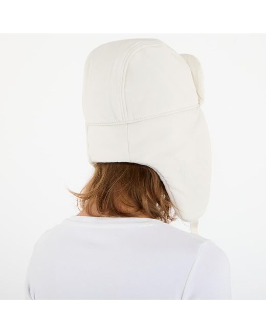 Berretto Fly Unstructured Puffer Trapper Cap Light Bone/ Light Bone/ Light Bone di Nike in White