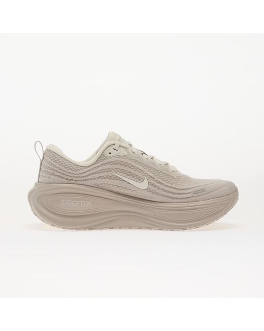 Sneakers Vomero Plus Lt Bone/ Phantom-Lt Iron Ore-Mtlc Eur di Nike in White da Uomo