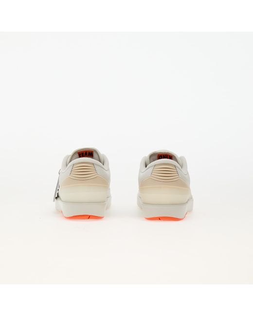 Sneakers Air 2 Retro Low Sp/ Sail-Light Bone-Bright Mandarin di Nike in White da Uomo