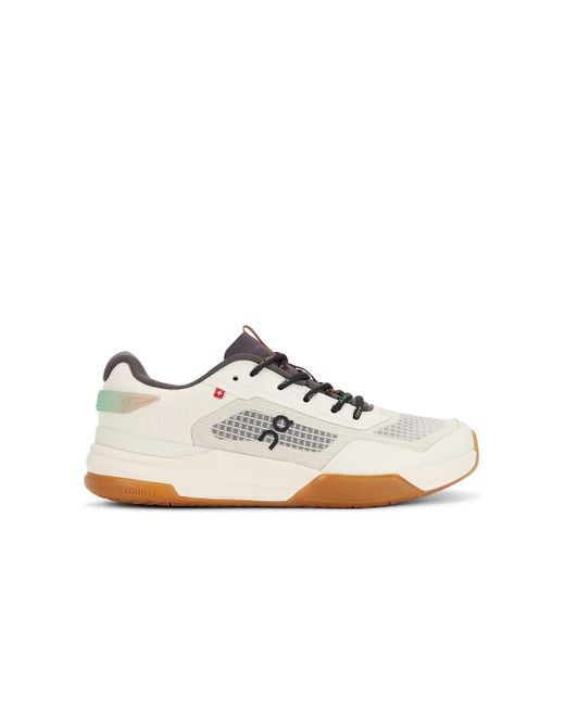 On Shoes White X Z5 The Roger Advantage Sneaker for men