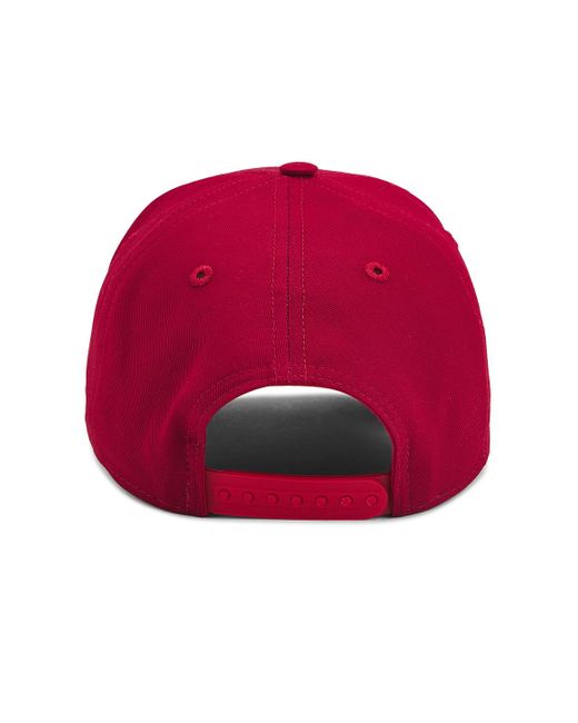 Siegelman Stable Red Hat