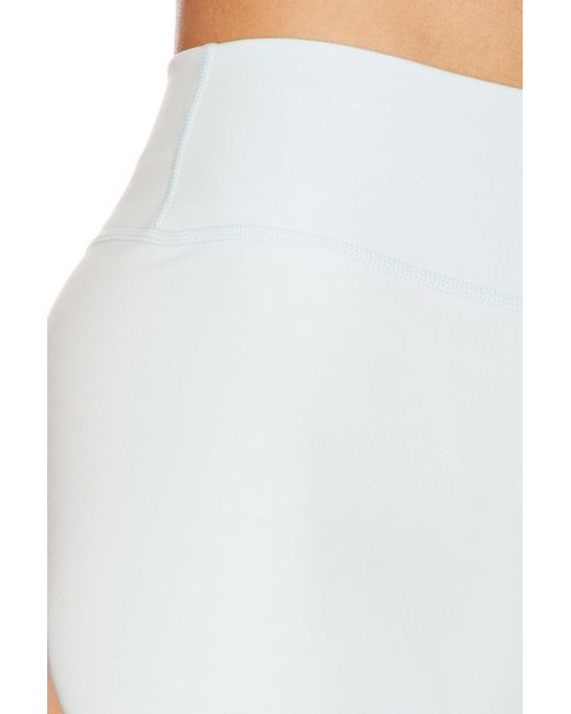 437 White The Essentials Short