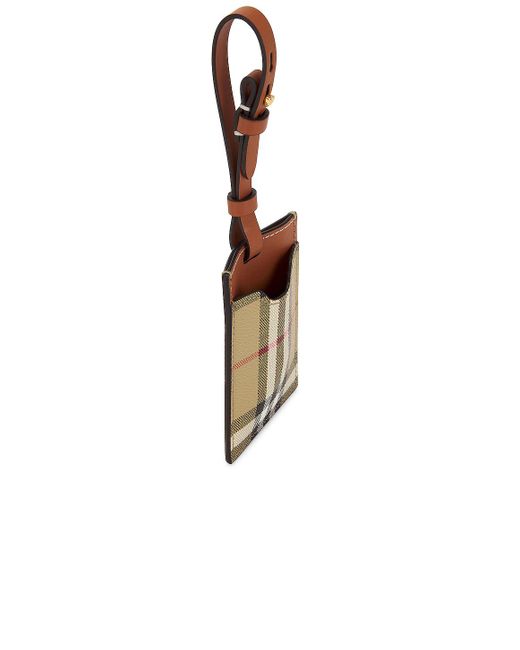 Burberry luggage store tag