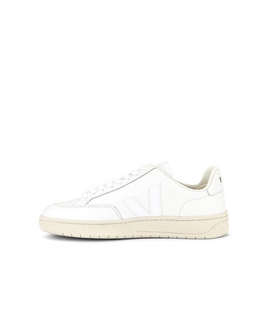 Veja White V-12 for men