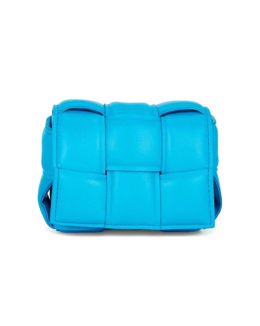 Bottega Veneta Leder Mini Cassette Kameratasche in Blau Damen Taschen Schultertaschen 