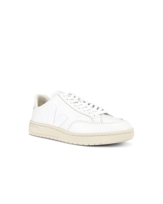 Veja White V-12 for men