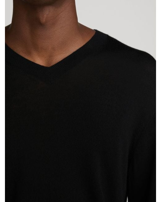 FRAME Black Fine Gauge V-neck Sweater for men