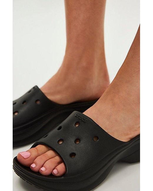 いラインアップ Crocs™ Bae Lyst | Black in Slides 靴