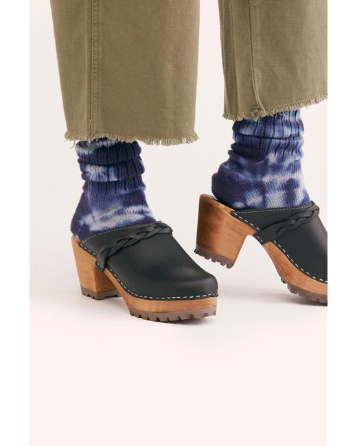 free people black clogs